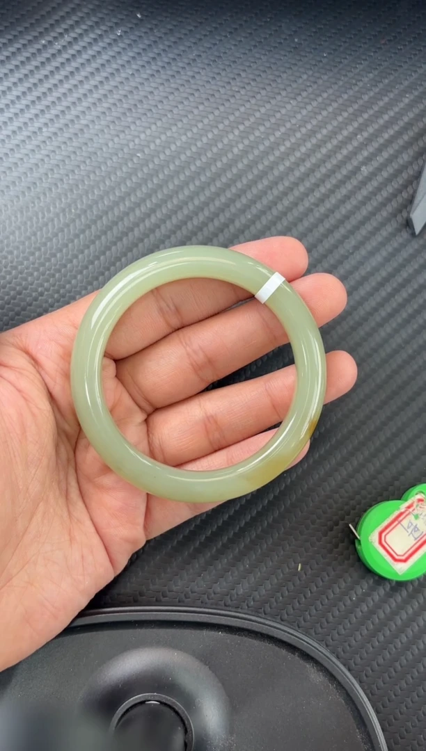 未镶嵌手镯和田玉若羌微色差52mh