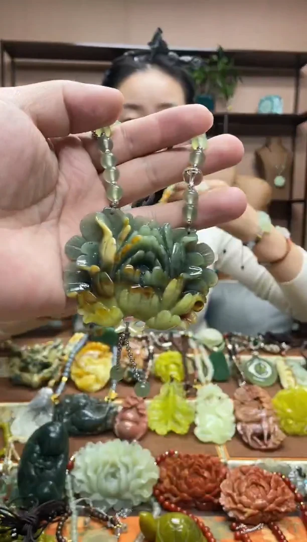 未镶嵌岫玉吊坠·