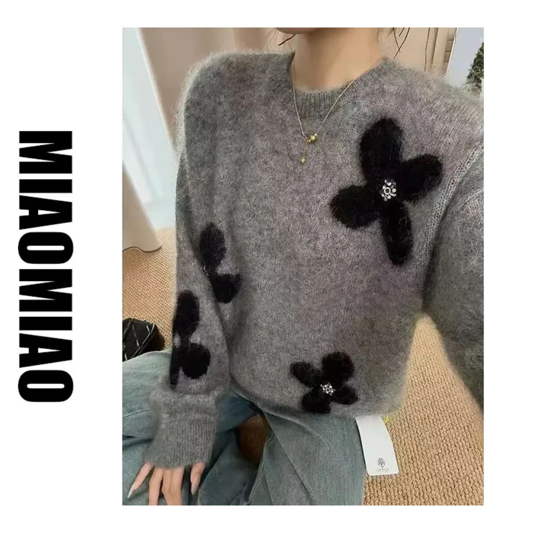 【大码】黑色四叶花」花朵提花钉珠花蕊高级感减龄长袖套头毛衣5086