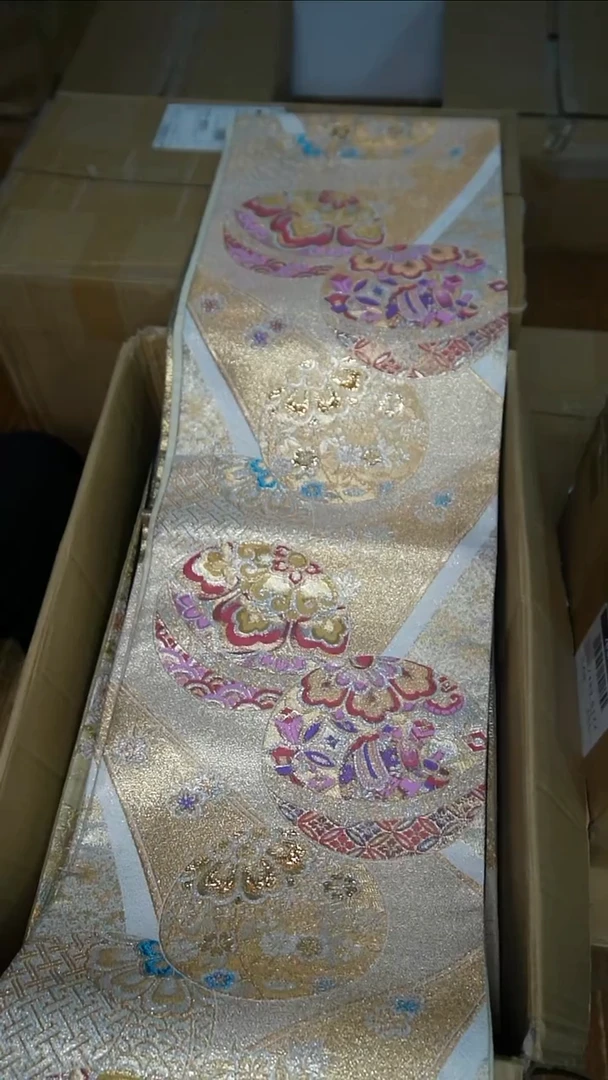 织绣13彩金手鞠球