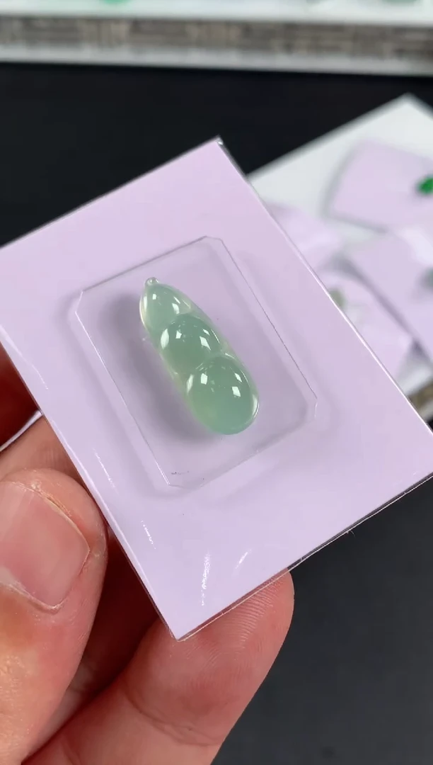 未镶嵌定制翡翠翡翠