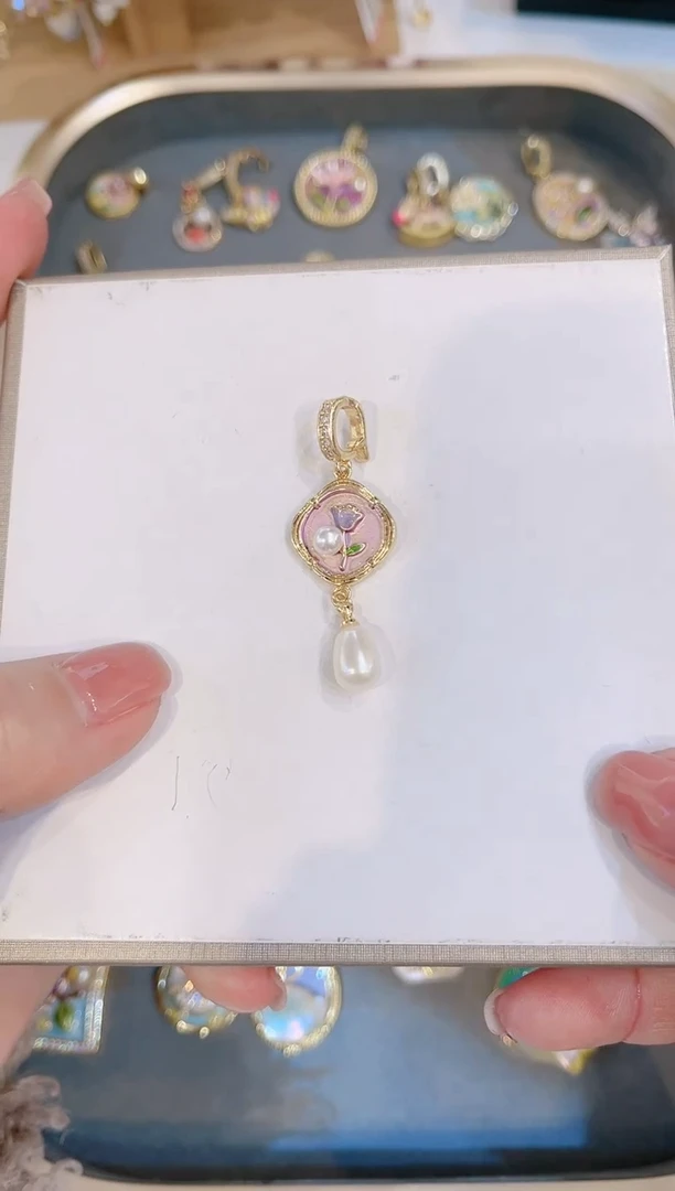 【闪购商品】淡水珍珠颈饰合金吊坠