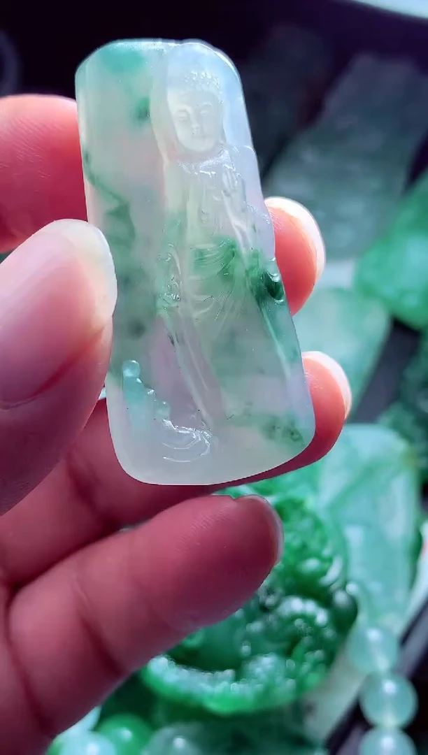 未镶嵌定制翡翠胡**?翡翠毛货定制
