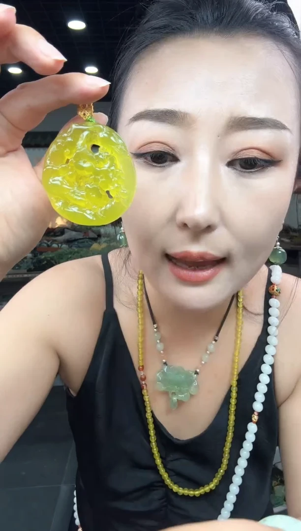 岫玉未镶嵌颈饰椭圆朝鲜黄喜上眉梢【万能扣】