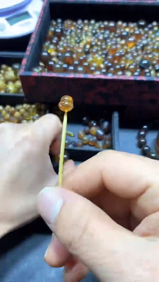 琥珀颈饰未镶嵌天然缅甸琥珀单珠