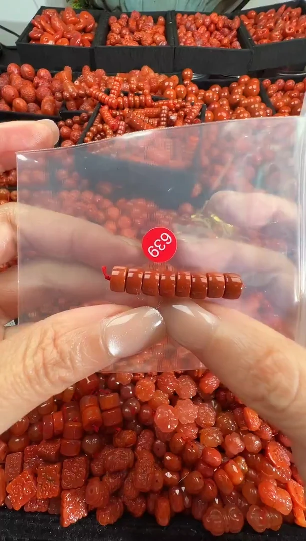 颈饰未镶嵌南红玛瑙1