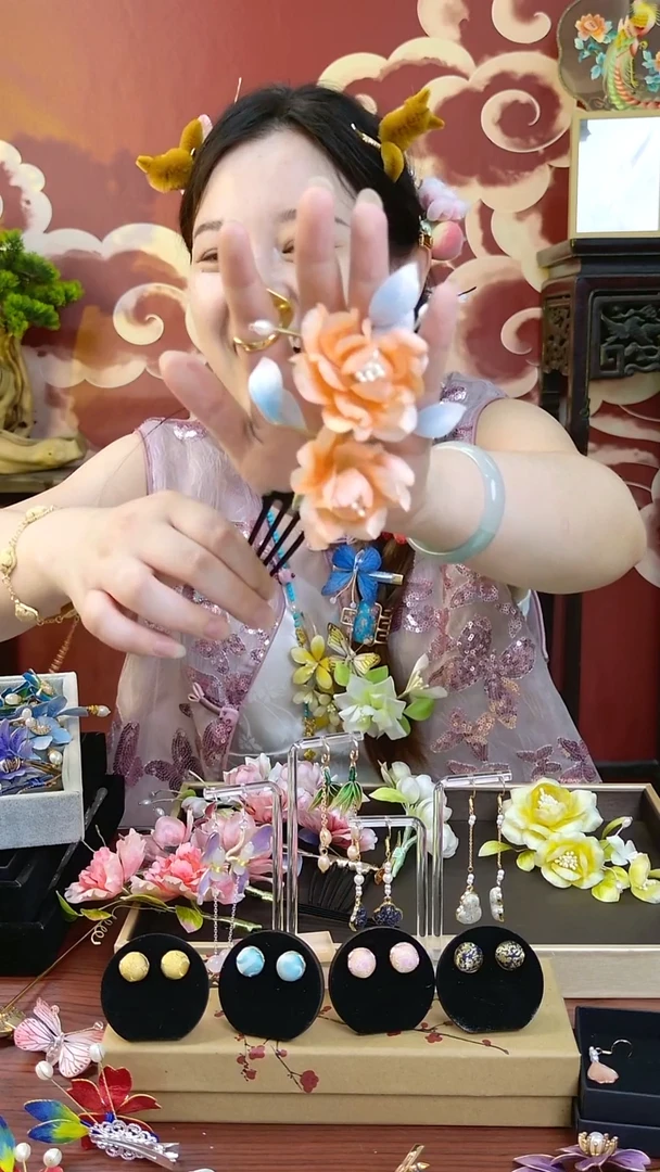刺绣纯手工非遗绒花边夹