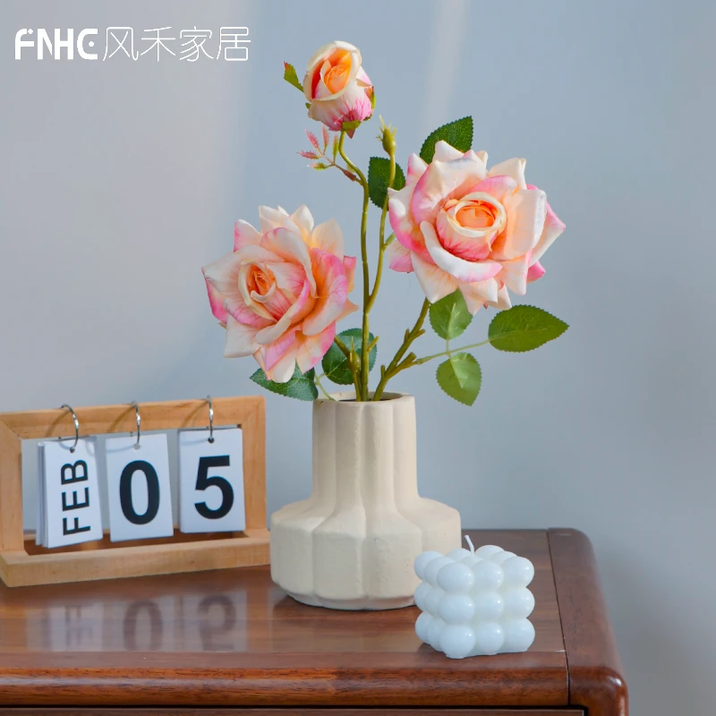 三角玫仿真花装饰花假花陶瓷瓶餐边柜家居装饰客厅装饰花艺摆件