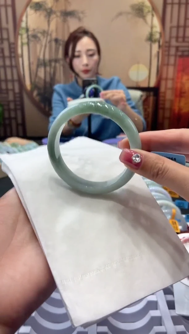 【闪购商品】翡翠手镯未镶嵌00006183