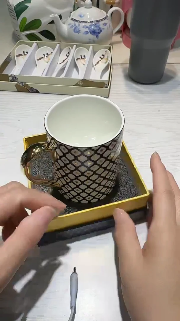 瓷片生活的本意就是开心@@1