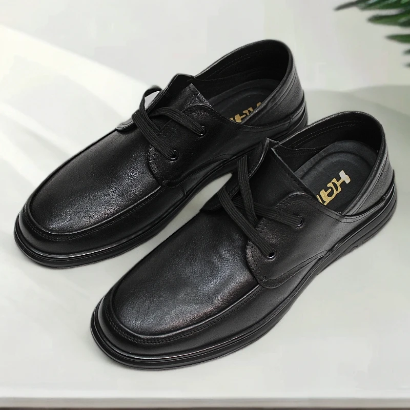 二哥2025全真皮上等头层牛皮软底舒适透气时尚系带男士皮鞋8679