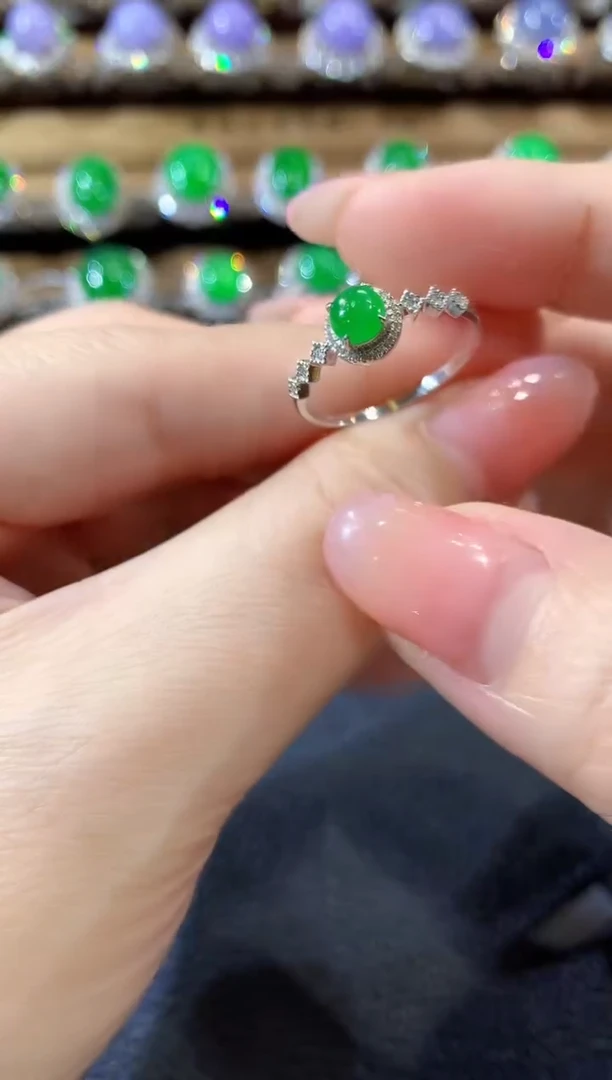 18K金镶嵌戒指翡翠A9