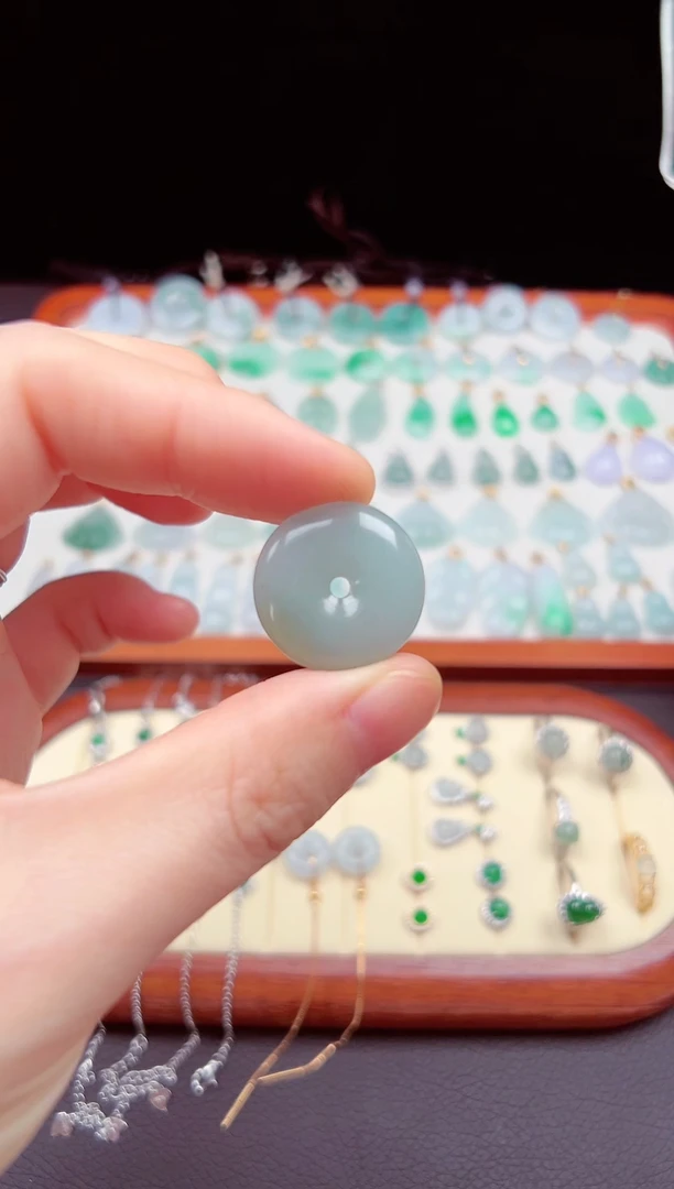 【闪购商品】翡翠颈饰未镶嵌平安扣