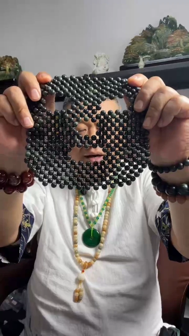 蛇纹石玉未镶嵌面膜一张