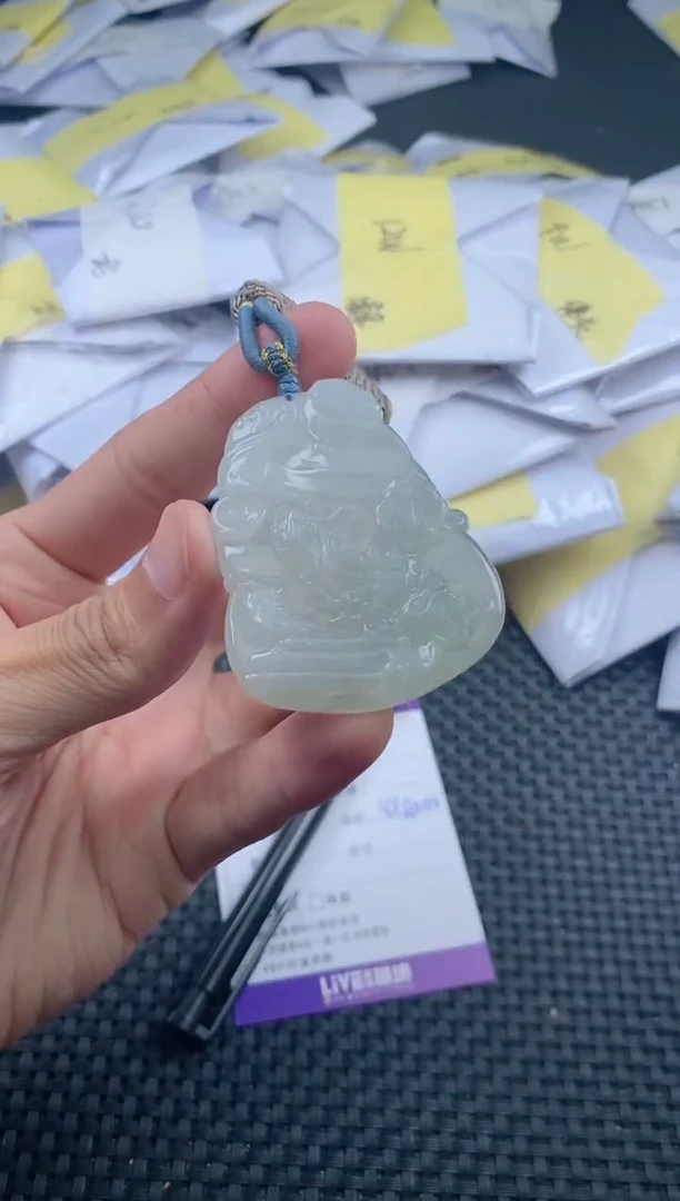 翡翠未镶嵌颈饰