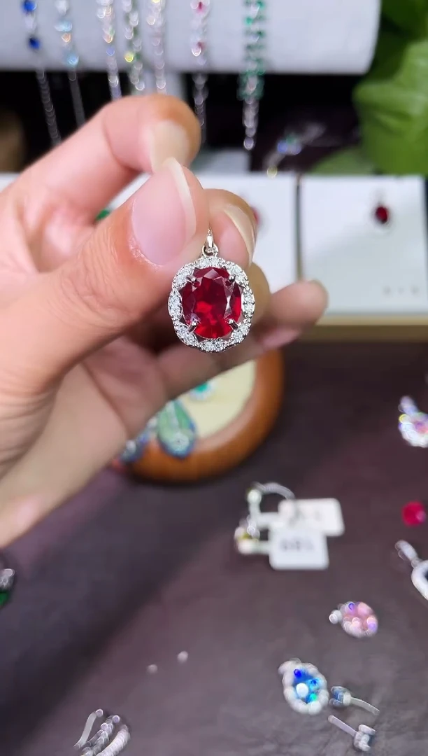 合金合成钻石红宝吊坠