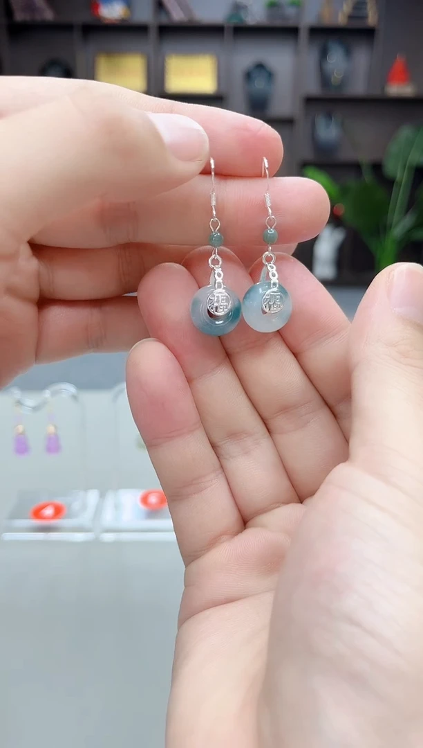 未镶嵌石英质玉（天山翠）耳饰721000