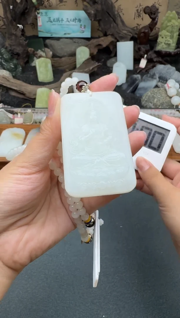 和田玉未镶嵌颈饰婷婷