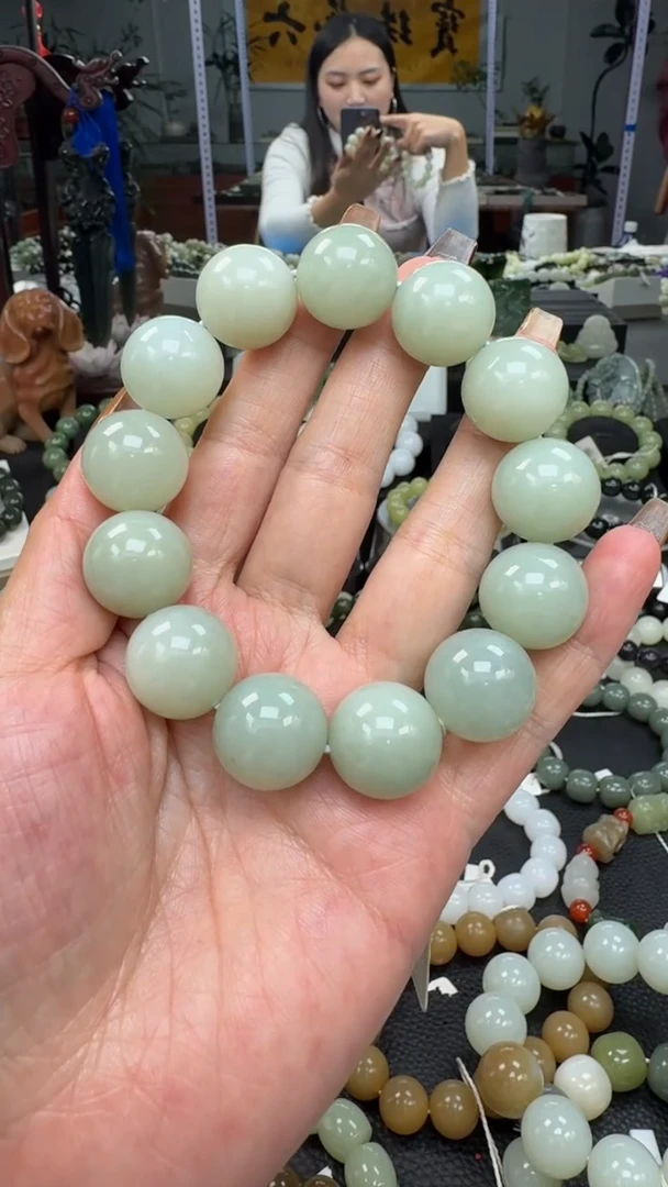 未镶嵌手串和田玉新疆且末天空蓝卡18