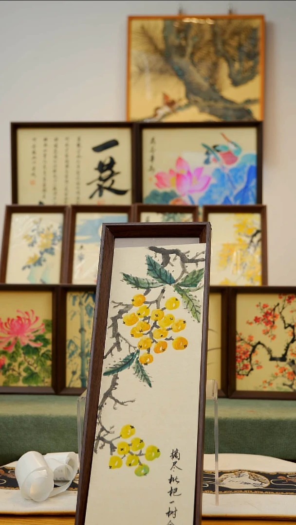 国画13*40不落名绘画带框发货   792