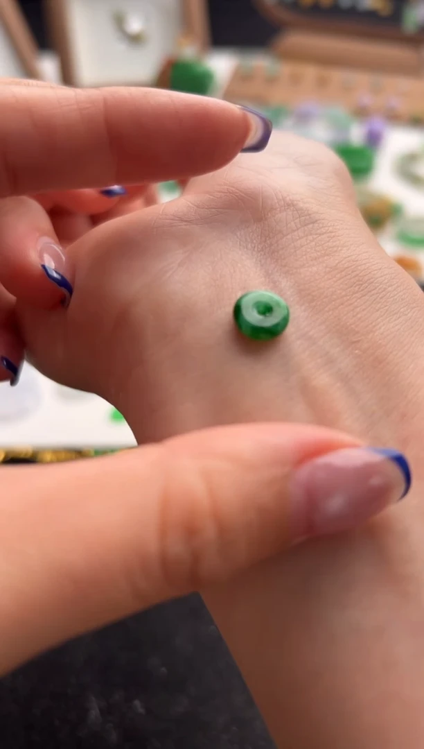 定制翡翠未镶嵌绿平安扣480