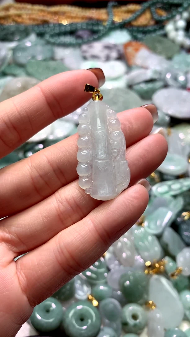 颈饰未镶嵌翡翠1