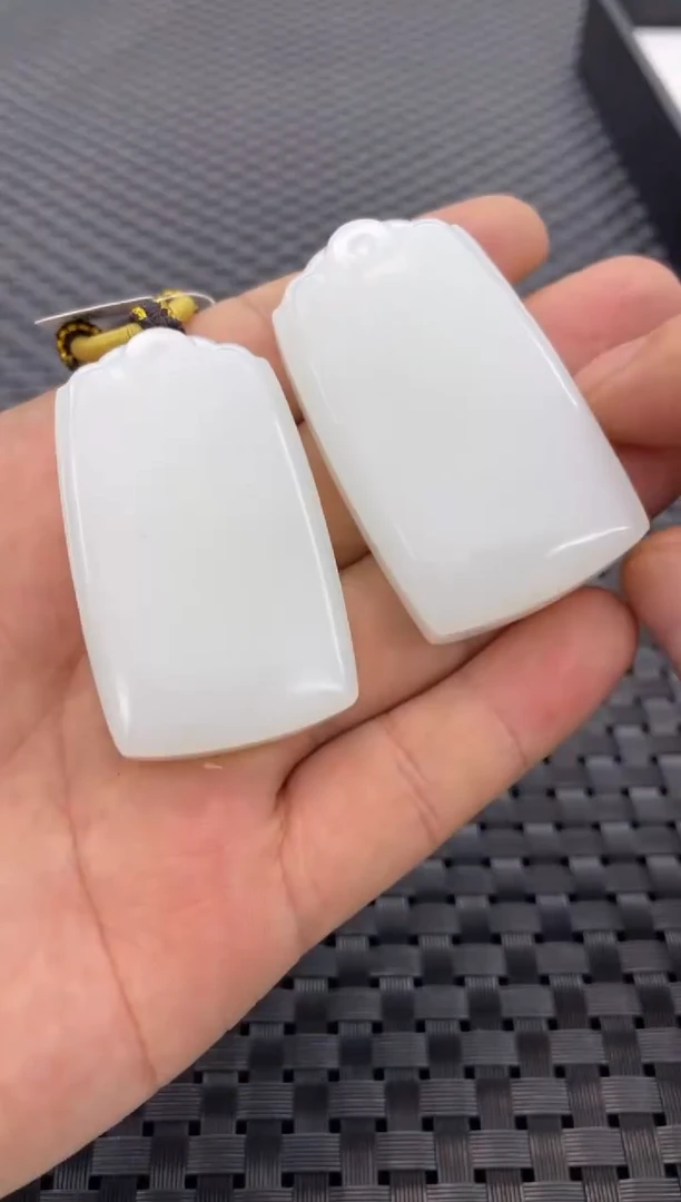 颈饰未镶嵌和田玉无事牌（多样性发一件）