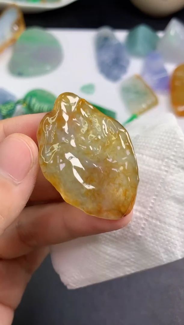 颈饰未镶嵌翡翠