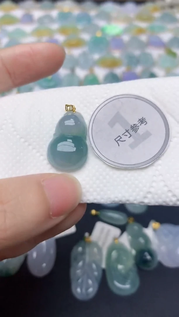 翡翠18K金镶嵌颈饰天然缅甸A货翡翠