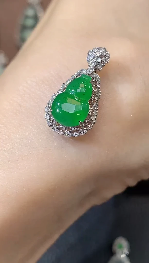 吊坠(不含链)18K金镶嵌翡翠C7