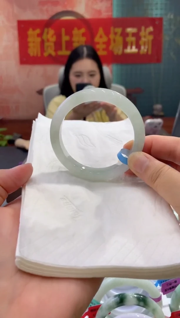 翡翠手镯未镶嵌多人00027498