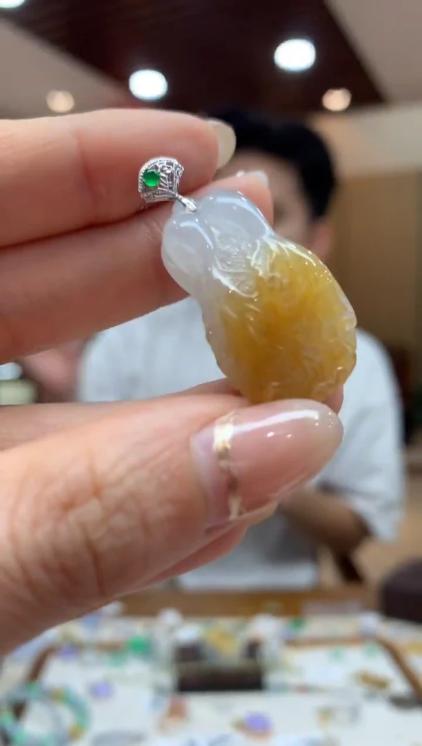吊坠(不含链)18K金镶嵌翡翠白菜