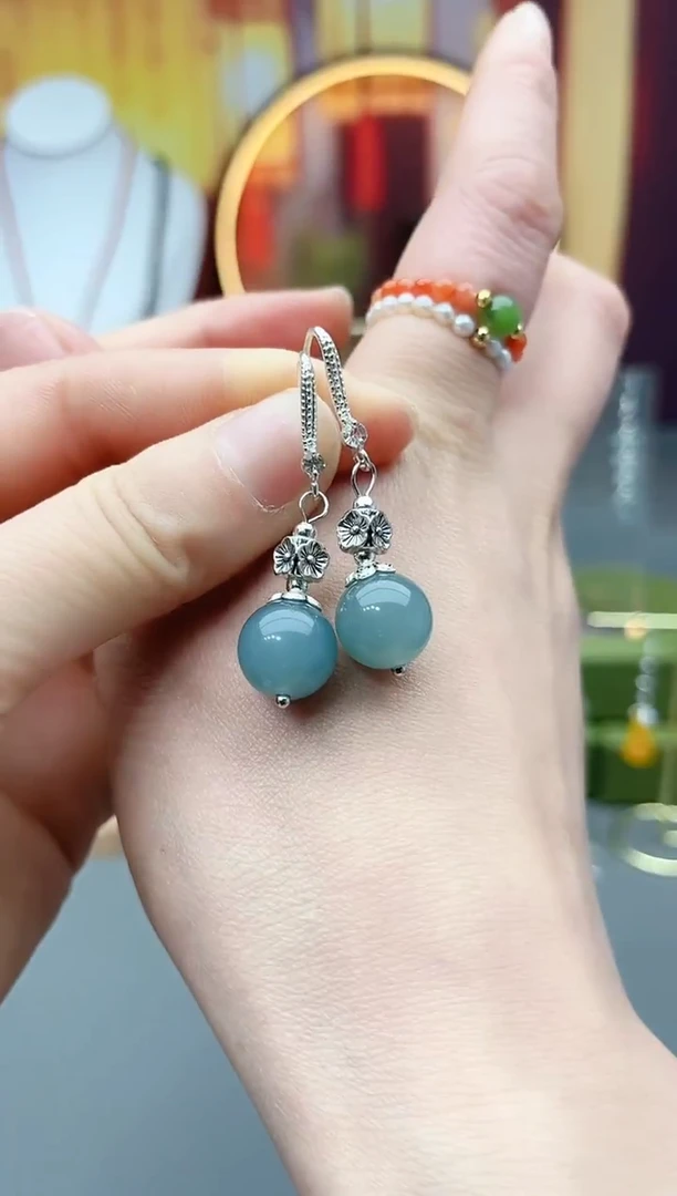 未镶嵌石英质玉（天山翠）耳饰435000