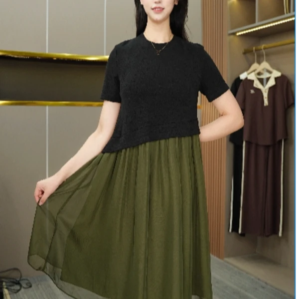 （715-F)印花碎花连衣裙黑色低调女士中长连衣裙