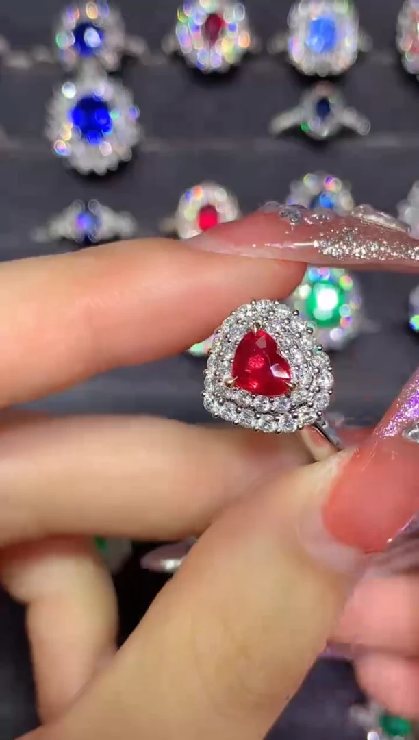 18K金镶嵌戒指红宝石1.03CT