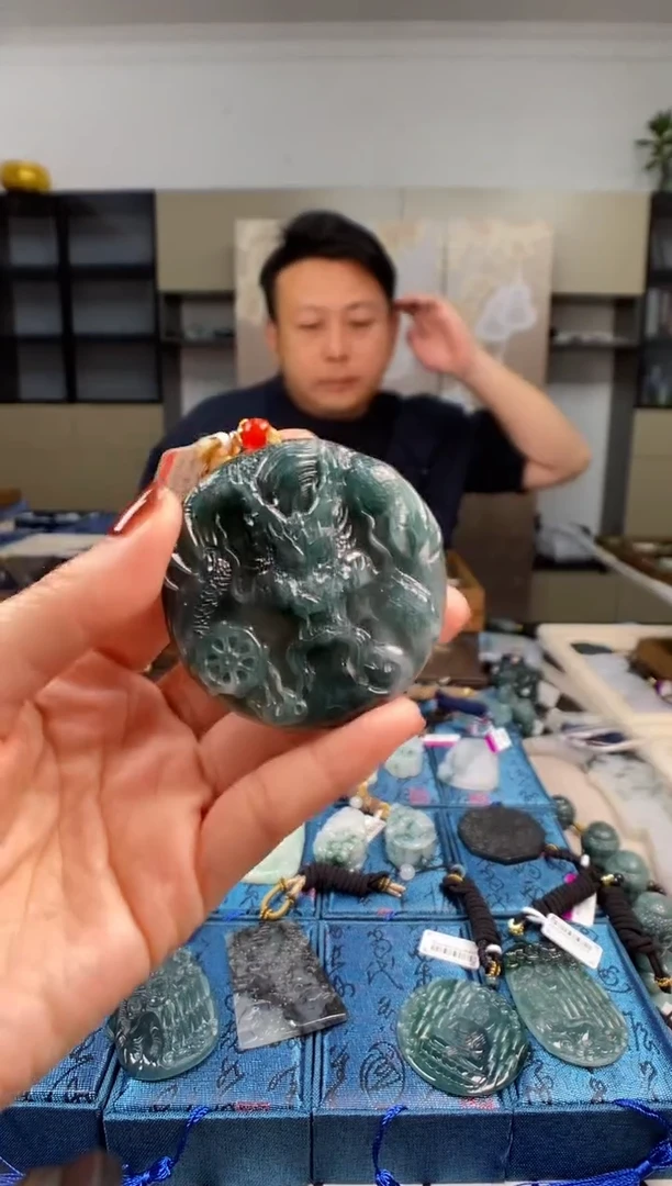颈饰未镶嵌翡翠多样性发其一