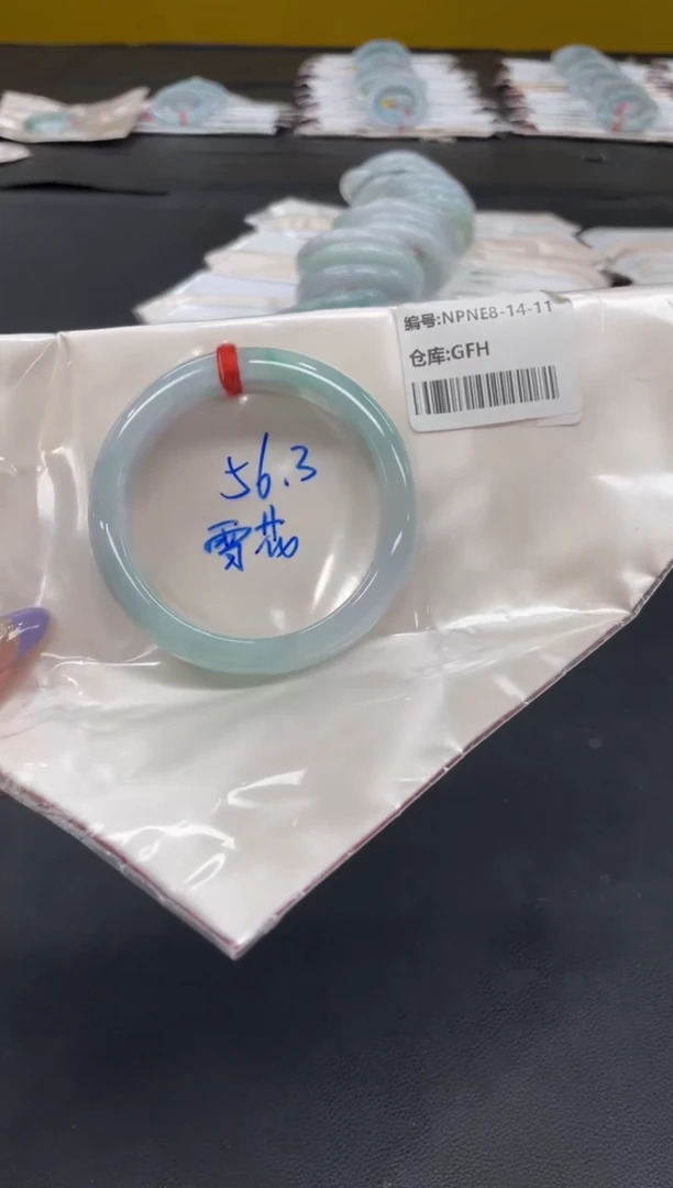 未镶嵌手镯翡翠翡翠手镯