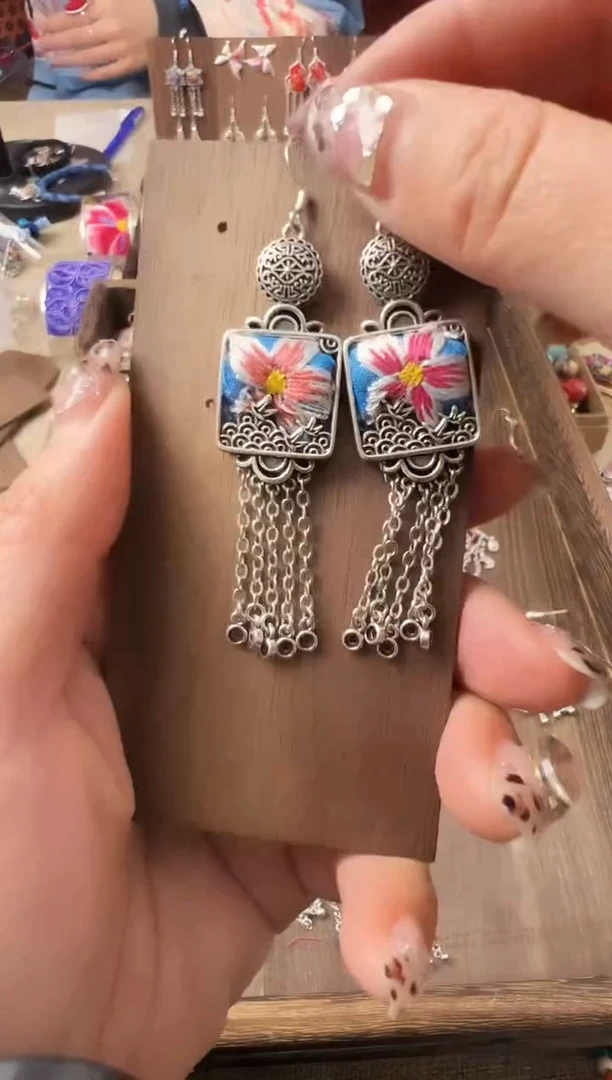 【闪购商品】织绣民族风老绣饰品113