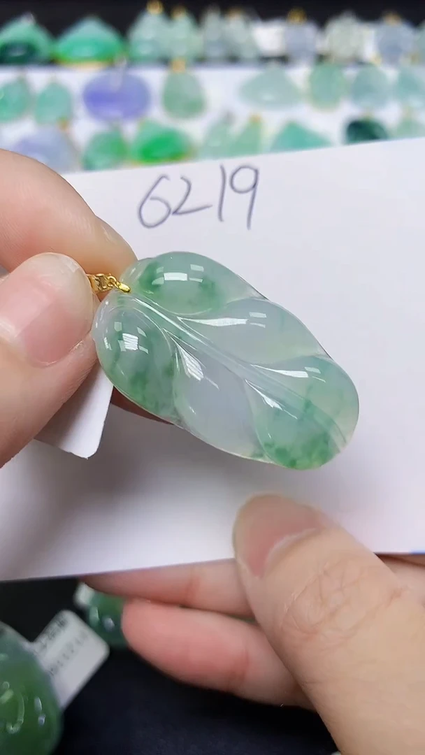 翡翠18K金镶嵌颈饰 天然缅甸翡翠A货