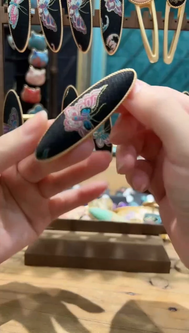【闪购商品】【孤品2.18】黑色彩蝶大柳叶002