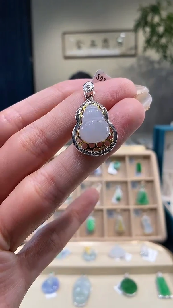 【闪购商品】翡翠吊坠(不含链)银S925镶嵌葫芦