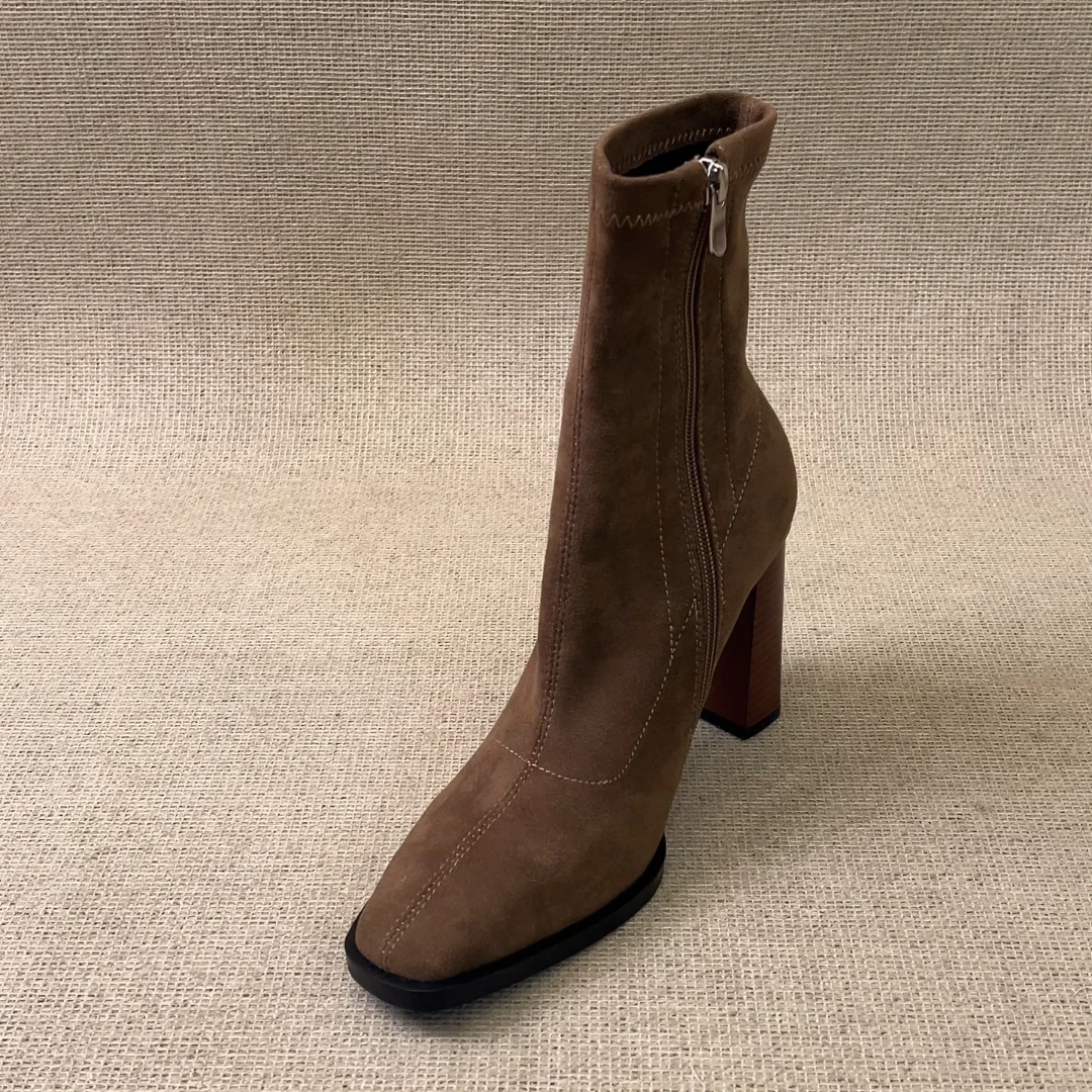 RubyL/9.5cm韩版时尚简约绒面舒适侧拉链方头超高跟瘦瘦靴女款