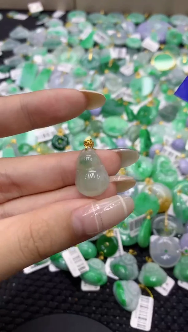 颈饰未镶嵌翡翠天然缅甸翡翠A货
