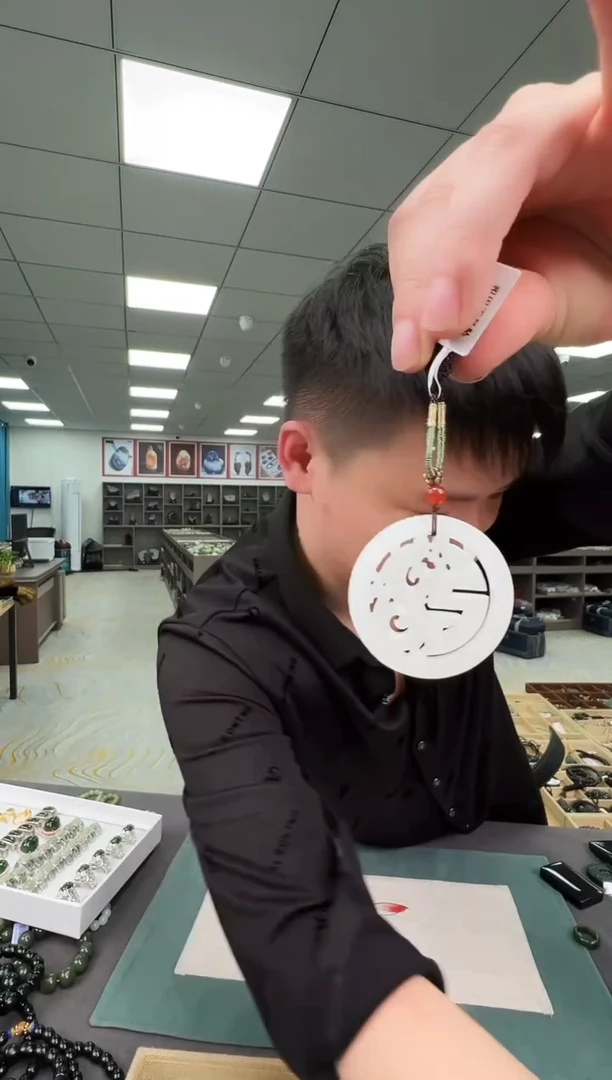 未镶嵌和田玉挂件b50