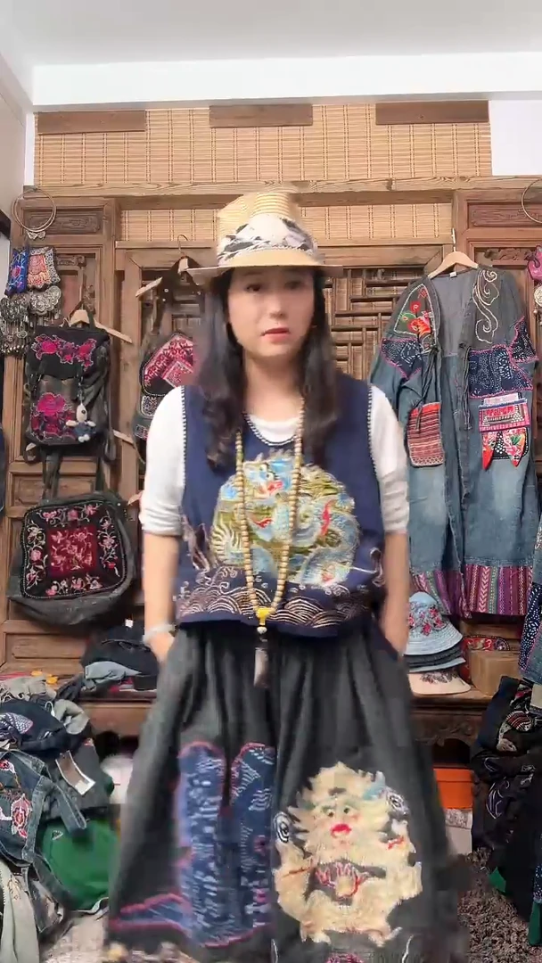 老绣手工衣服 每件不同