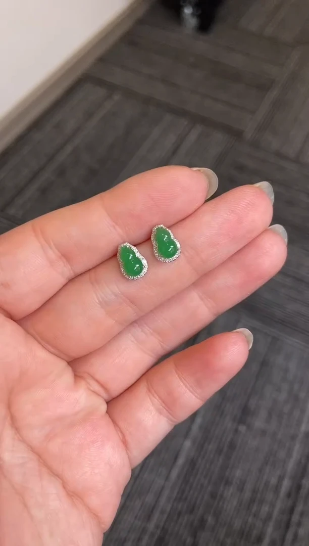 18K金镶嵌翡翠耳钉翡翠葫芦耳钉