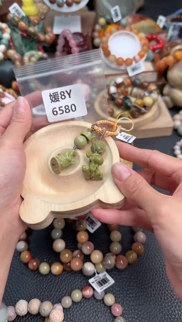 【闪购商品】石英质玉手链未镶嵌8Y6580