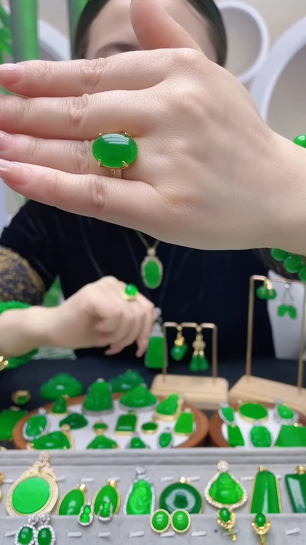 14K金镶嵌戒指翡翠J07