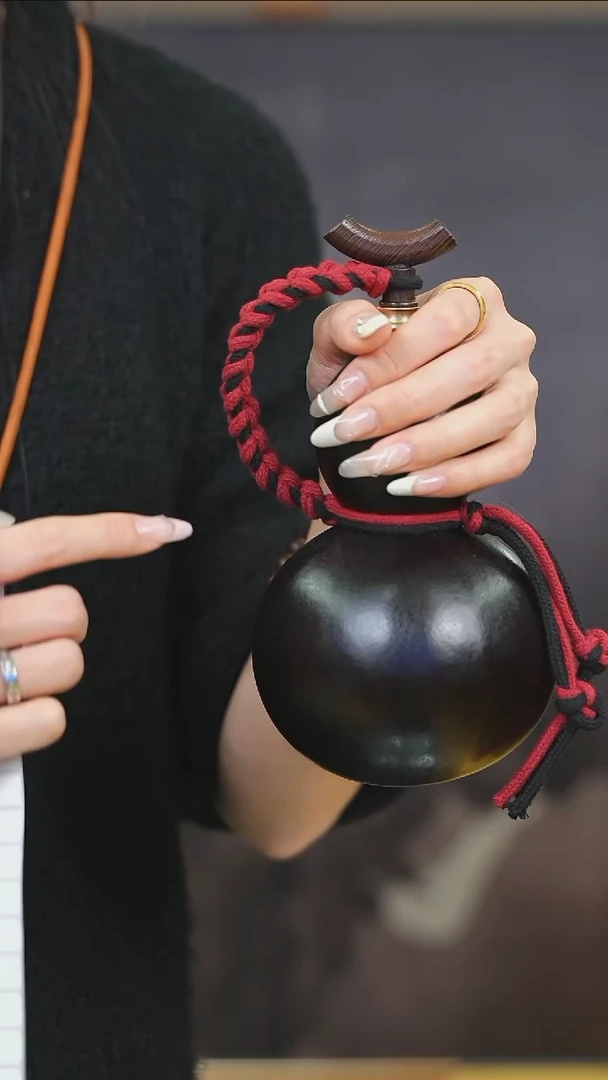 【闪购商品】XO204黑色中容量酒葫芦随缘发