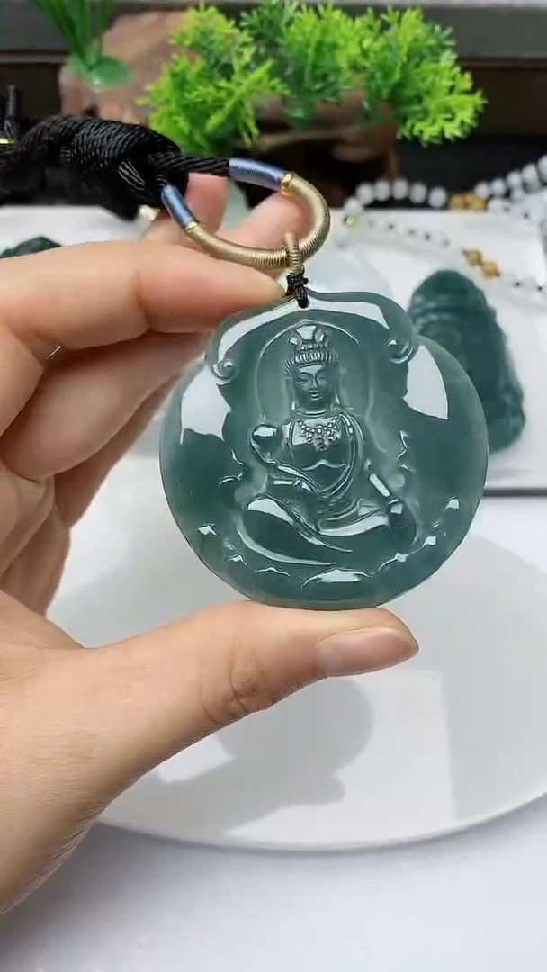 【闪购商品】翡翠颈饰未镶嵌        